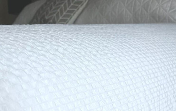 *NEW* True Experience® White "Raindrop" Top Sheets